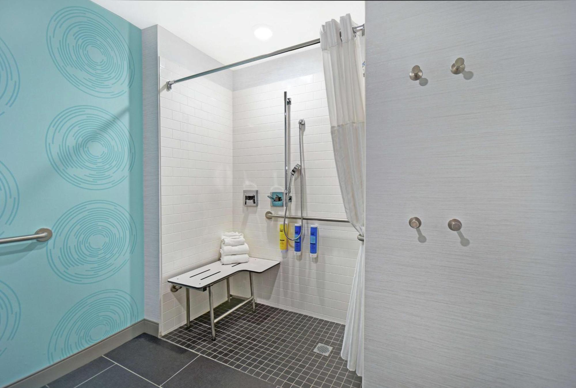 Tru By Hilton Grand Rapids Airport Hotel Kentwood Buitenkant foto